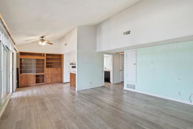 Detail Gallery Image 12 of 45 For 3685 Vista Campana #30,  Oceanside,  CA 92057 - 2 Beds | 2 Baths