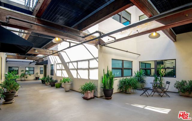 Image 8 of 10 For 215 Santa Fe Avenue 6