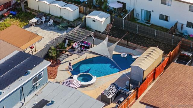 434 Del Mar Ct, Chula Vista CA: https://media.crmls.org/mediaz/c27f980d-74ca-4a3b-8560-bfc063ee8a96.jpg