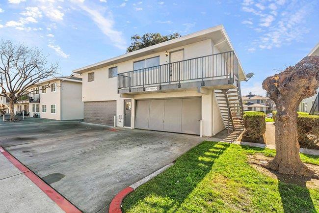 5577 Spinnaker Drive #4