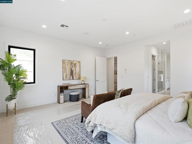 18612 Corte Obispo, Morgan Hill CA: https://media.crmls.org/mediaz/c2803138-b162-4834-8c74-9c0656aa9ff4.jpg