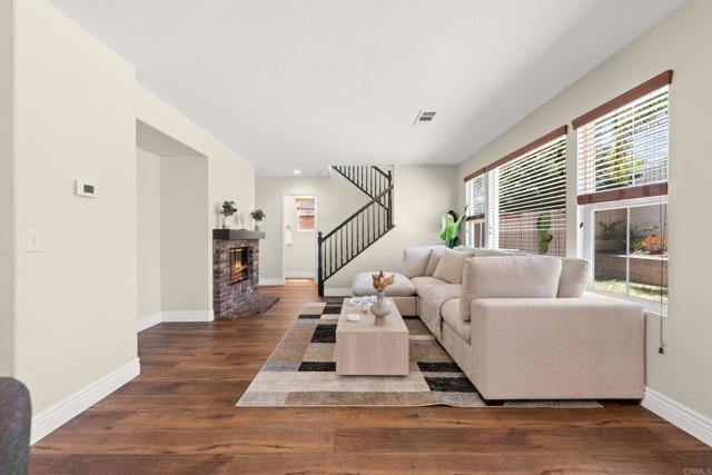 359 Franciscan Way, Oceanside CA: https://media.crmls.org/mediaz/c2805a1d-ab66-4194-87e2-12a43015740f.jpg