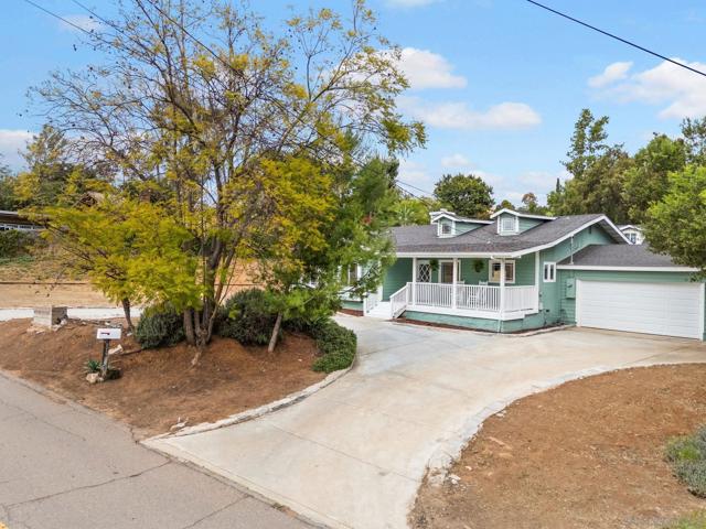 11507 Pinehurst Drive, Lakeside CA: https://media.crmls.org/mediaz/c281325a-4c02-42bf-b1d9-5beebc72c789.jpg