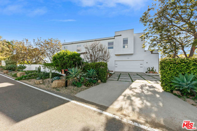 2727 Corral Canyon Road, Malibu CA: https://media.crmls.org/mediaz/c2816d72-62ba-4daa-8ebb-3a3e37e9a491.jpg