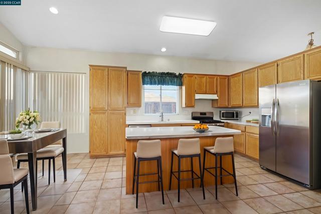 109 Greenmeadow Cir, Pittsburg CA: https://media.crmls.org/mediaz/c2819bc0-c612-4adf-ae70-b4e1e1446155.jpg