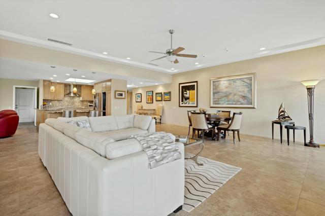 10 Colgate Drive, Rancho Mirage CA: https://media.crmls.org/mediaz/c2821bc2-5731-4b09-94d3-2812a448f7ce.jpg