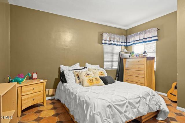 247 Douglas Avenue, Oxnard CA: https://media.crmls.org/mediaz/c28221b0-50f6-42d2-87a3-fbfea53b015f.jpg