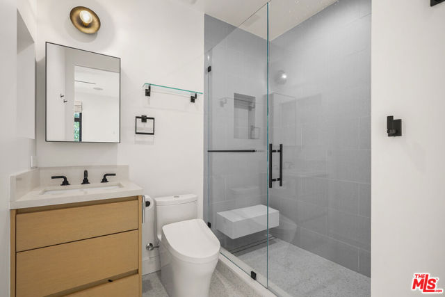 1037 21st Street, Santa Monica CA: https://media.crmls.org/mediaz/c282e2a1-9c46-404f-be22-51b0e6ee7d6e.jpg