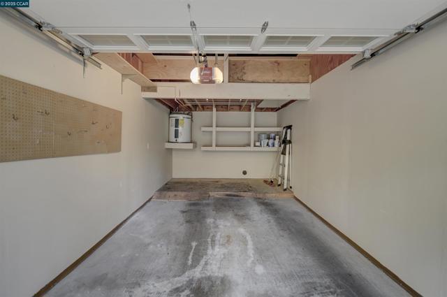 3050 Rossmoor Pkwy, Walnut Creek CA: https://media.crmls.org/mediaz/c282e9c2-34d2-41f0-acc8-b94fbb7a169f.jpg