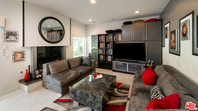 22205 Dardenne Street, Calabasas CA: https://media.crmls.org/mediaz/c283dbfb-6f10-42dd-98bc-c300e8595738.jpg