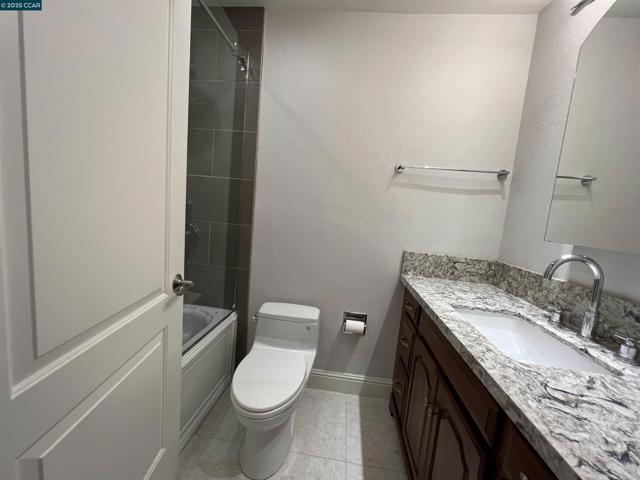 2562 Walnut Blvd, Walnut Creek CA: https://media.crmls.org/mediaz/c283f869-7c64-4ff2-a197-63a8b4f44470.jpg