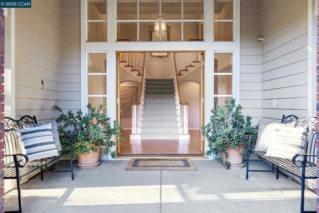 788 Woodwind Place, Walnut Creek CA: https://media.crmls.org/mediaz/c2841079-3a01-478c-9615-42abf12b8e4c.jpg