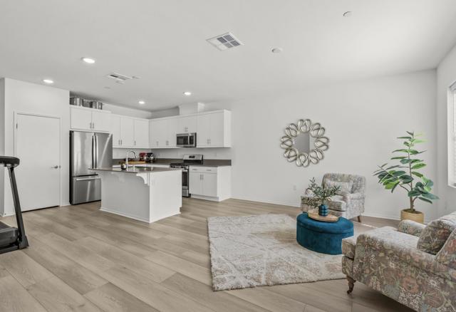 355 CITRINE TRAIL, Fallbrook CA: https://media.crmls.org/mediaz/c28416ee-721d-4225-a81c-db3445dc0ca7.jpg