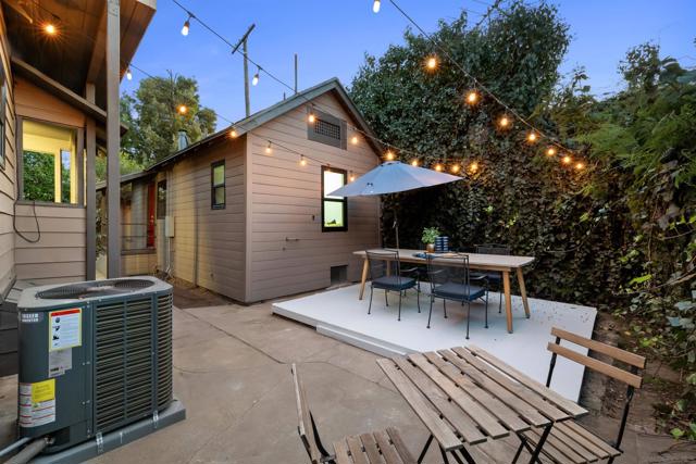 1203 N Normandie Ave, Los Angeles CA: https://media.crmls.org/mediaz/c2841d12-a914-47c3-8efe-3a75807fd75f.jpg