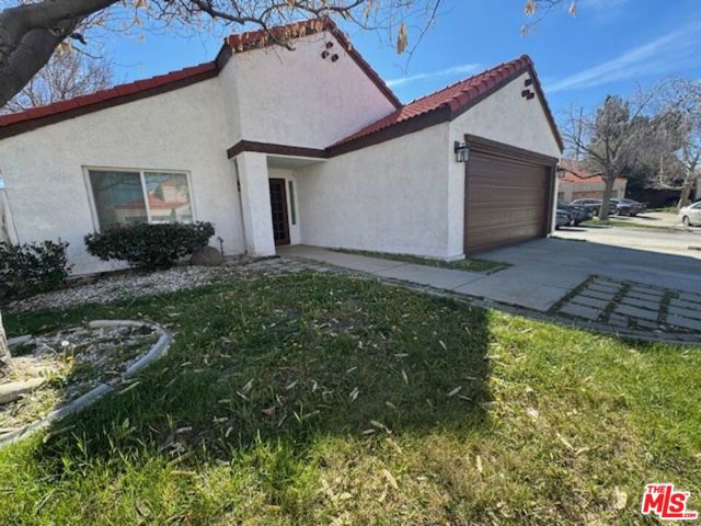 4026 Kona Court, Palmdale CA: https://media.crmls.org/mediaz/c284ae4e-73eb-41d2-9843-e0843b201ae4.jpg
