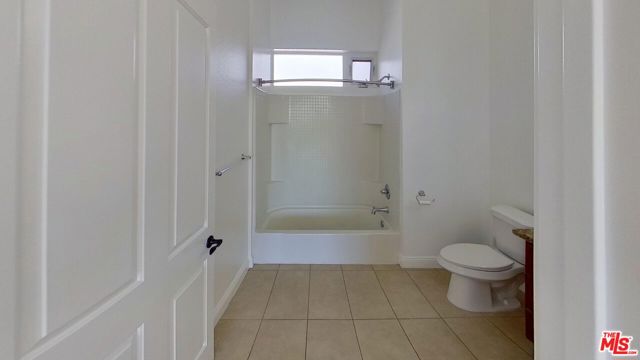 345 S Gramercy Place, Los Angeles CA: https://media.crmls.org/mediaz/c284b8ca-2c00-44c3-a992-434825b1c66a.jpg