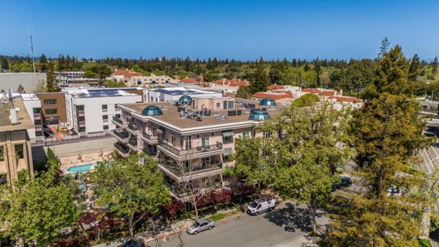 200 Sheridan Avenue, Palo Alto CA: https://media.crmls.org/mediaz/c28575f8-cbc1-4a66-b45d-a46e02d9333f.jpg