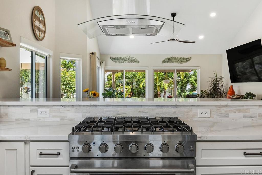 4722 Collinos Way - photo 8