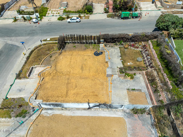 18449 Kingsport Drive, Malibu CA: https://media.crmls.org/mediaz/c286b1c9-c0ed-477f-8160-8f942e1ab73f.jpg