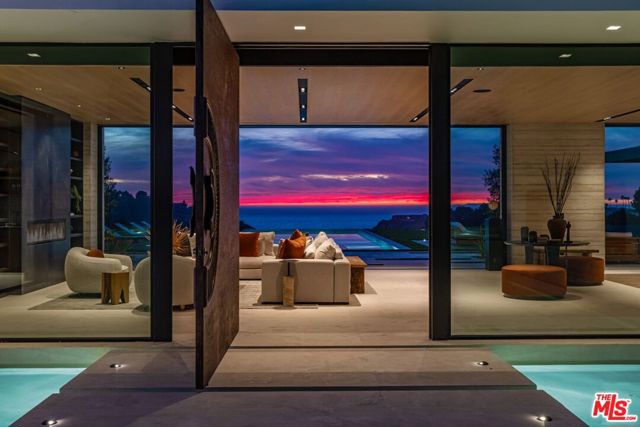 Image 35 of 41 For 6889 Dume Drive
