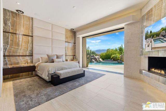 1 Sterling Ridge Drive, Rancho Mirage CA: https://media.crmls.org/mediaz/c28740f5-540d-43b7-befa-553e7cda7155.jpg