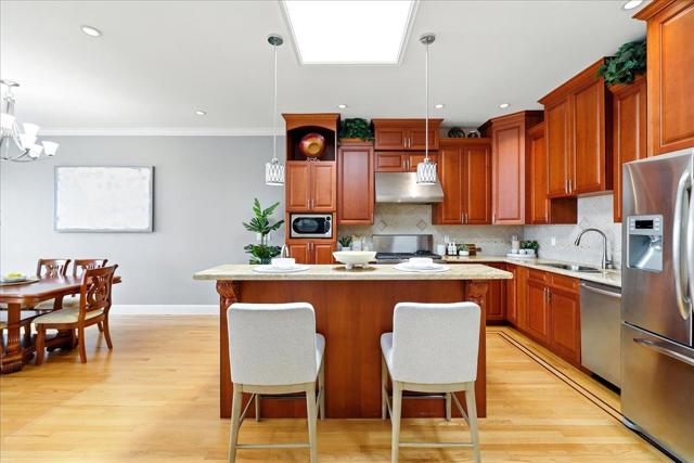 430 Hamilton Street, San Francisco CA: https://media.crmls.org/mediaz/c28891ee-25ed-4270-a3d2-f3e802739aeb.jpg