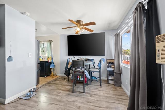 4015 Boston Ave, San Diego CA: https://media.crmls.org/mediaz/c288df78-2ced-472b-aa0f-43a31ab02e11.jpg