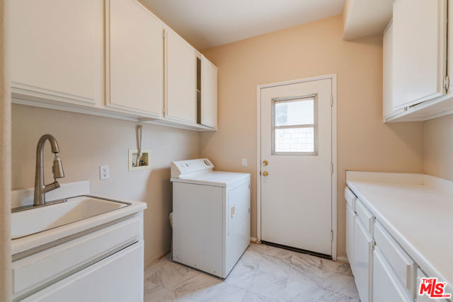 2320 Leggett Lane, Fullerton CA: https://media.crmls.org/mediaz/c2892938-6eee-4173-94c0-ca8c1a6ed0b4.jpg