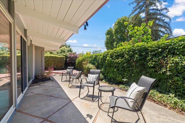 3469 Thomas Drive, Palo Alto CA: https://media.crmls.org/mediaz/c2893d6d-c861-41fc-a65f-dc800065f418.jpg