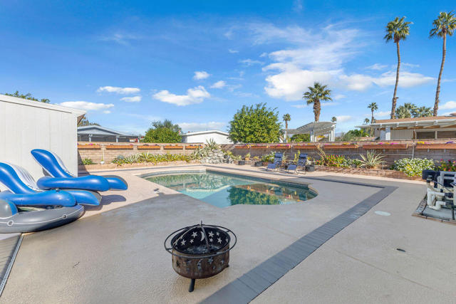 74554 Stage Line Drive, Thousand Palms CA: https://media.crmls.org/mediaz/c28ae237-3f8e-492d-a820-ef4199523ad3.jpg