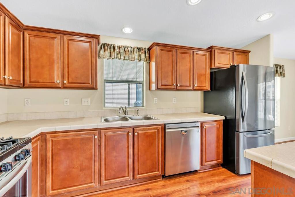 MLS #250039020SD image #9