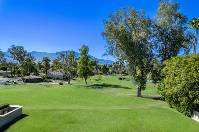 12102 Turnberry Drive, Rancho Mirage CA: https://media.crmls.org/mediaz/c28b72be-45d2-498d-8a57-95207ef72d71.jpg