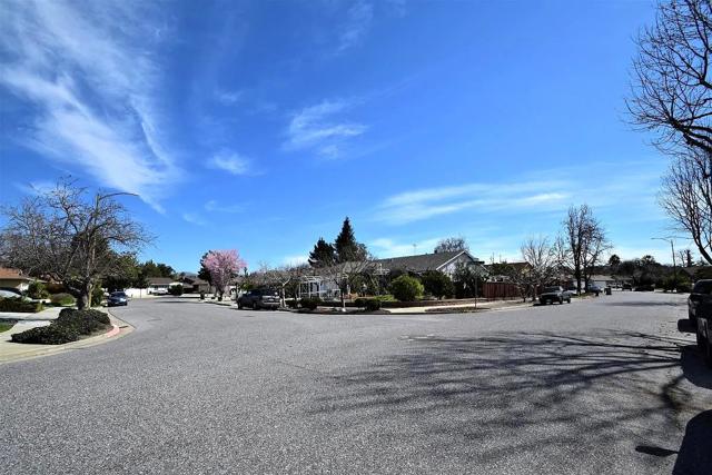 4407 Jonquil Drive, San Jose CA: https://media.crmls.org/mediaz/c28b73d9-181f-4be8-a763-0f016793e272.jpg