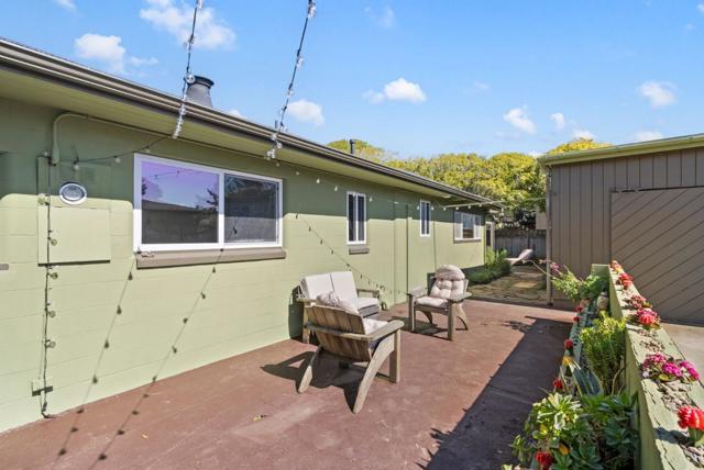 414 Vermont Avenue, Moss Beach CA: https://media.crmls.org/mediaz/c28c440c-25f9-45b7-87ed-bc89eb5b674b.jpg