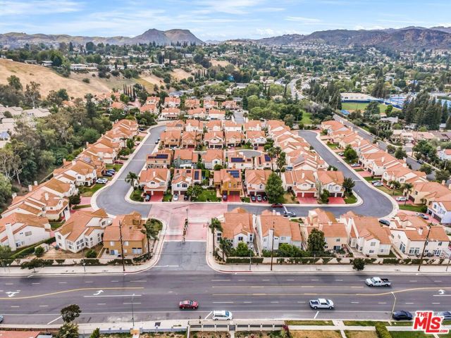 23234 Valerio Street, West Hills CA: https://media.crmls.org/mediaz/c28d4cd7-de34-428c-bc36-58833ef19aa1.jpg