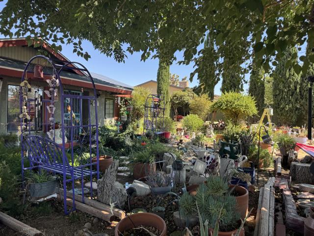 7585 Joshua Lane, Yucca Valley CA: https://media.crmls.org/mediaz/c28d7f31-e0e3-4ea0-ae40-40868f67dff7.jpg