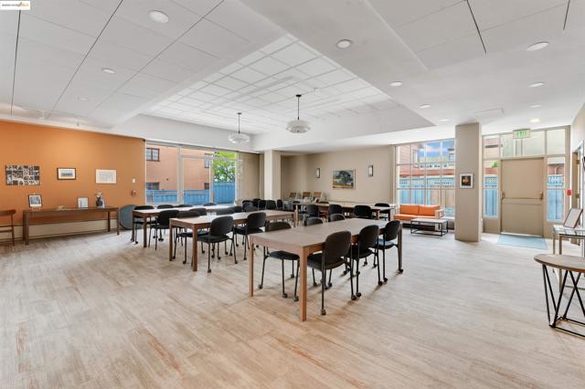 2550 Dana St, Berkeley CA: https://media.crmls.org/mediaz/c28d95b2-747a-4821-9d21-cdf80df28298.jpg