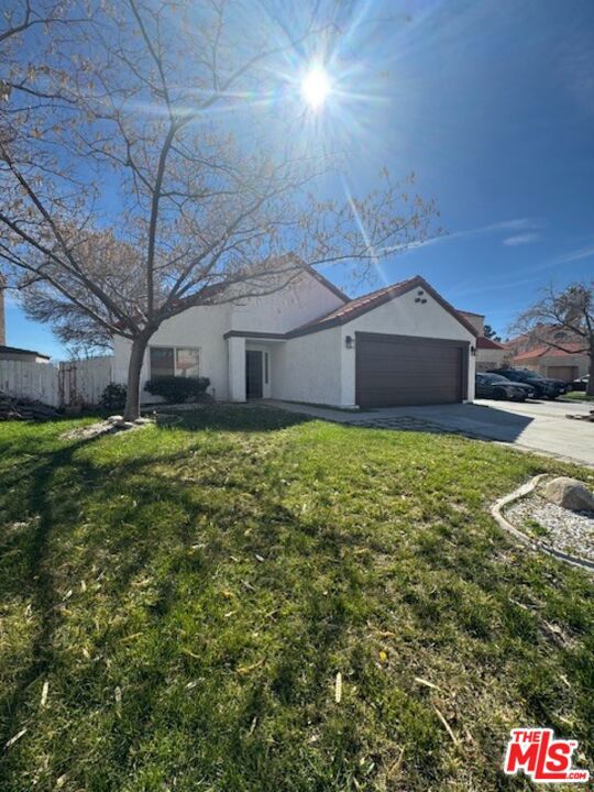 4026 Kona Court, Palmdale CA: https://media.crmls.org/mediaz/c28db479-0b11-4ec6-8d9a-ba26e0cb679a.jpg