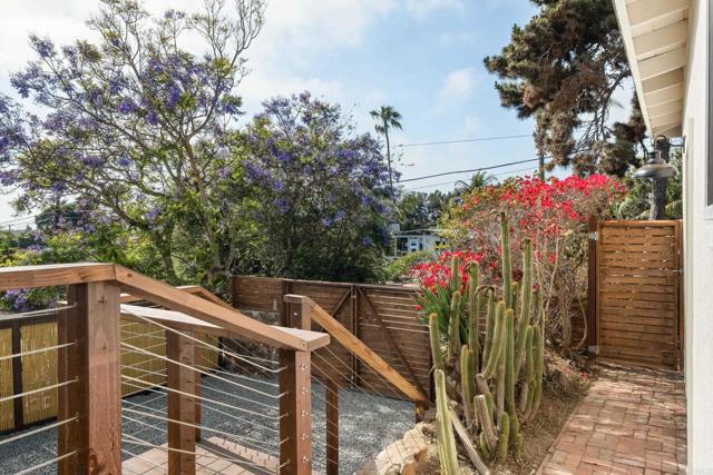 835 Cathy Lane, Cardiff by the Sea CA: https://media.crmls.org/mediaz/c28db814-d9ed-4c7c-a56a-168042198f89.jpg