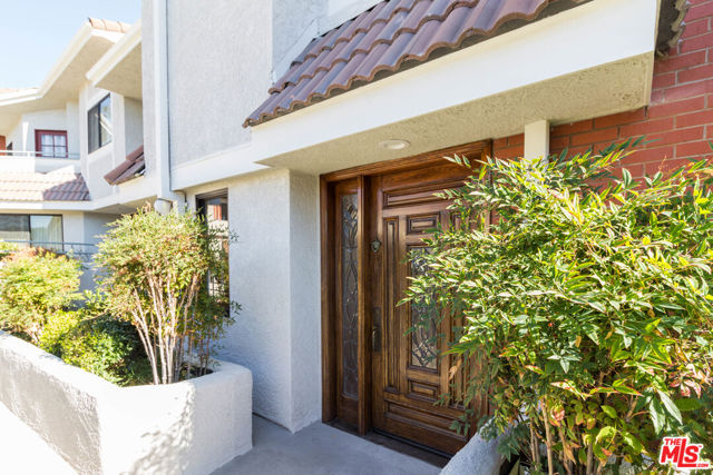 301 West Loraine Street, 8 photo 3