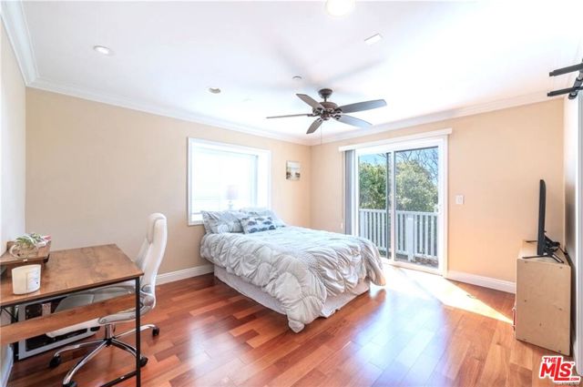 1202 Tennyson Street, Manhattan Beach CA: https://media.crmls.org/mediaz/c28ebebe-040b-4096-8168-8cab02c64a10.jpg