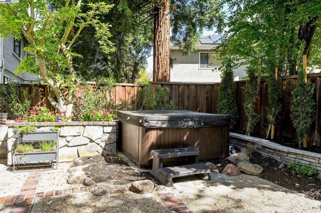 105 Creighton Way, Danville CA: https://media.crmls.org/mediaz/c28efc3e-24cc-47b9-9fbe-42b1793dee9f.jpg