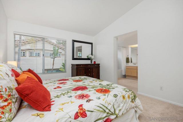 3965 Via Holgura, San Diego CA: https://media.crmls.org/mediaz/c28f2177-d114-4faf-bf4b-62509852f49e.jpg