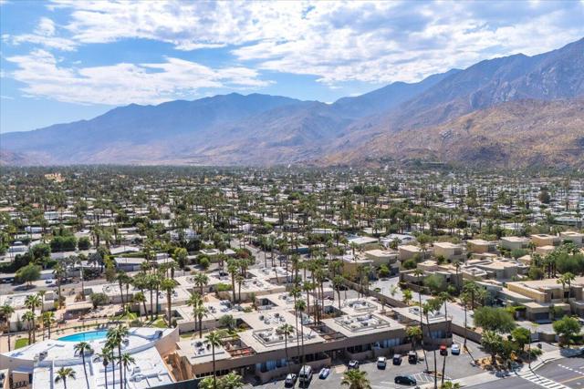1111 E Palm Canyon Drive, Palm Springs CA: https://media.crmls.org/mediaz/c28f28c2-16ee-42a7-8721-699c51fd133e.jpg