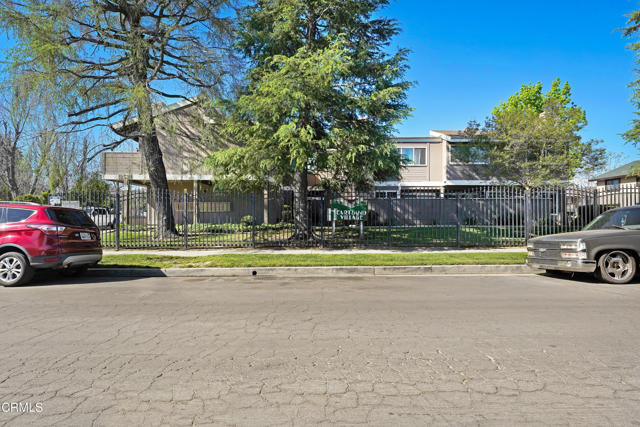 12521 Ralston Avenue, Sylmar CA: https://media.crmls.org/mediaz/c28f5ff2-c3cb-44b0-92df-c74a43b122fe.jpg