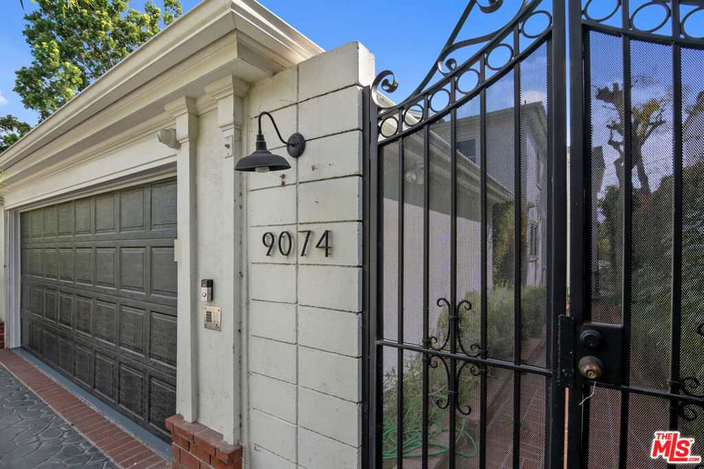 9074 Shoreham Drive, Los Angeles, CA 90069