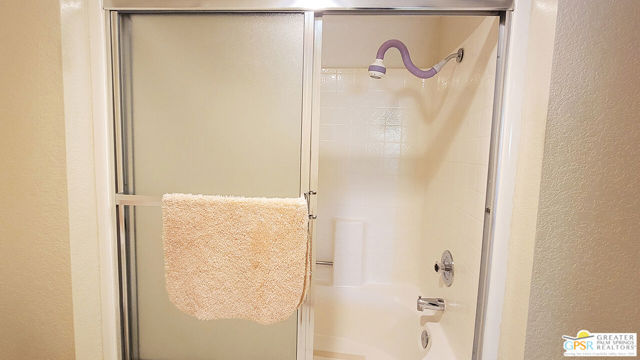 2700 E Mesquite Avenue, Palm Springs CA: https://media.crmls.org/mediaz/c29090ff-930f-4d54-895a-9cd133873303.jpg