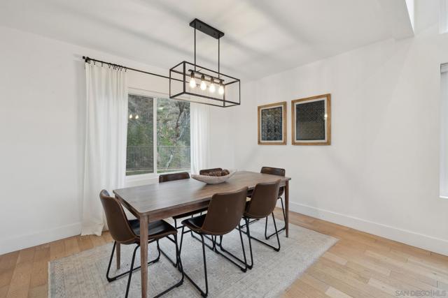 28145 Shady Meadow Ln, Yorba Linda CA: https://media.crmls.org/mediaz/c290f64e-45ab-4527-b293-82db90035045.jpg