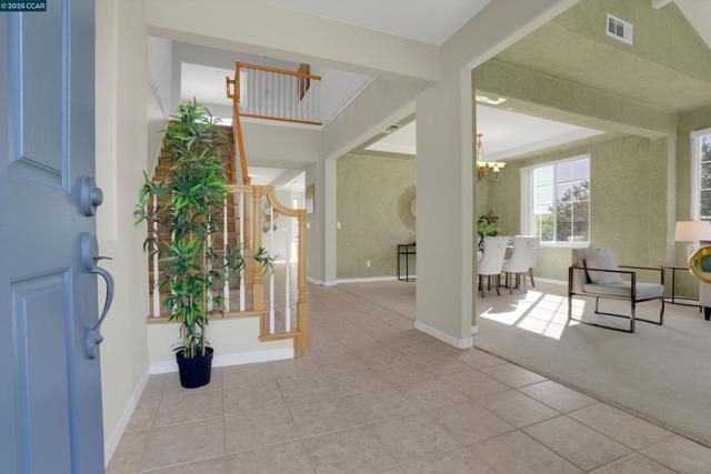 2121 Bluffs Dr, Livermore CA: https://media.crmls.org/mediaz/c290faae-9a9d-44bd-88d1-b80dfc62b161.jpg