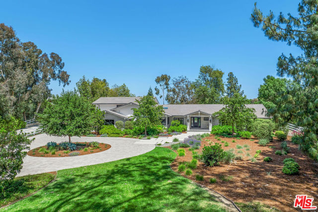 24884 Jim Bridger Road, Hidden Hills CA: https://media.crmls.org/mediaz/c291669e-ea7e-45c7-b98d-eb2edef35702.jpg